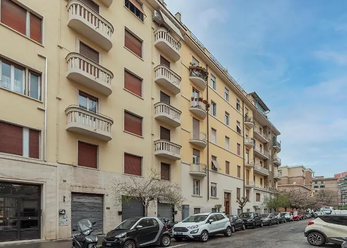 Guesthost - Piazza Bologna